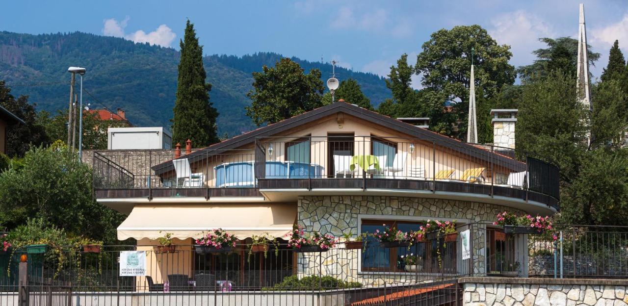 Il Sasso Bianco Bed & Breakfast Comerio Ngoại thất bức ảnh