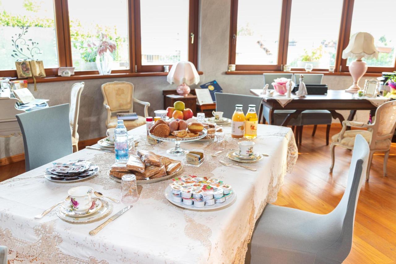 Il Sasso Bianco Bed & Breakfast Comerio Ngoại thất bức ảnh
