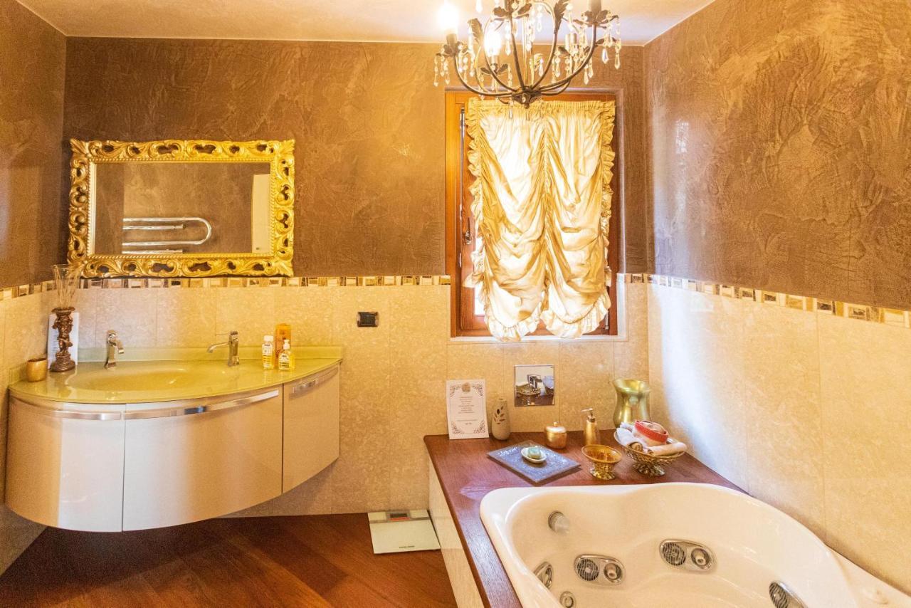Il Sasso Bianco Bed & Breakfast Comerio Ngoại thất bức ảnh